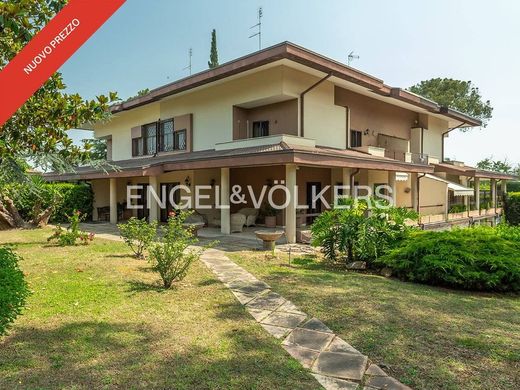 Villa in Rome, Latium