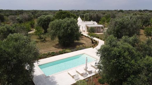 Вилла, Ceglie Messapica, Provincia di Brindisi