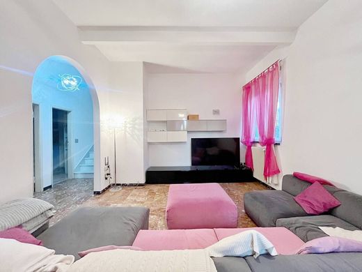 Villa in Montignoso, Provincia di Massa-Carrara