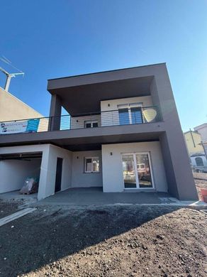 Villa in Erba, Provincia di Como