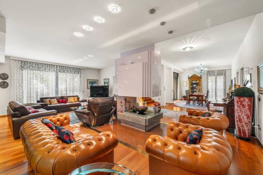 别墅  Desenzano del Garda, 布雷西亚省