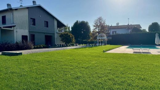 Villa a Robecco sul Naviglio, Milano