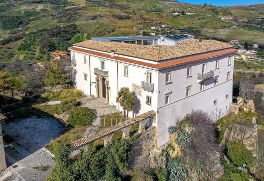 Kamienica w Torre de' Passeri, Provincia di Pescara