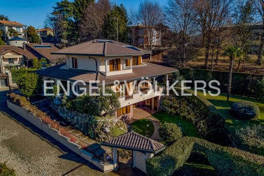 Villa in Oggiona-Santo Stefano, Provincia di Varese