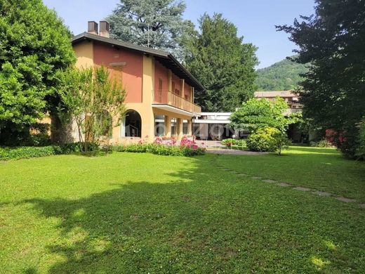 Villa a Nembro, Bergamo