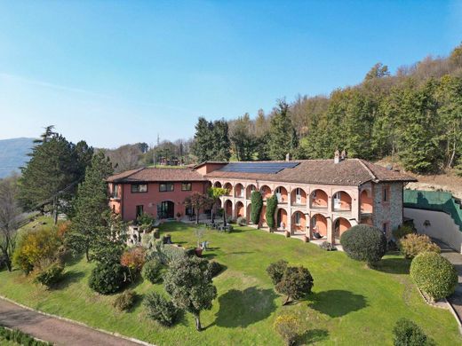 Country House in Monastero Bormida, Provincia di Asti