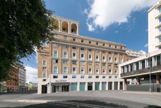 Bureau à Rome, Latium