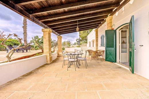 别墅  Ugento, 莱切省