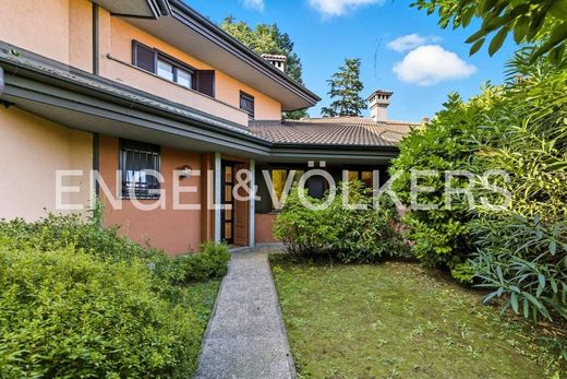 Квартира, Галларате, Provincia di Varese