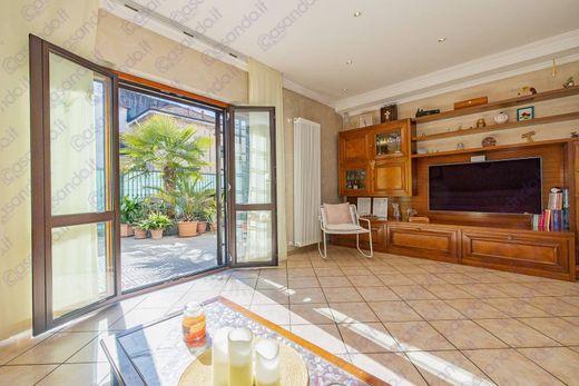 Villa in Cinisello Balsamo, Milan