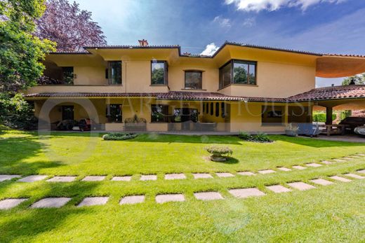 Villa in Carate Brianza, Province of Monza and Brianza