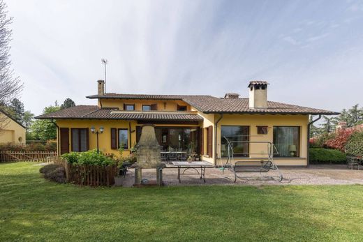 Villa in Besana in Brianza, Province of Monza and Brianza