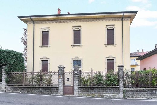 Villa en Figino Serenza, Provincia di Como