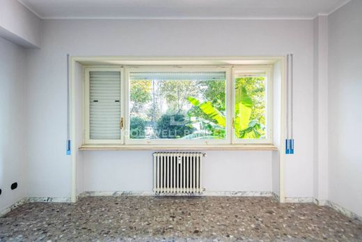 Bureau à Rome, Latium