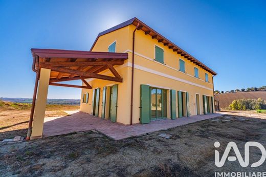 Villa - Macerata, Provincia di Macerata