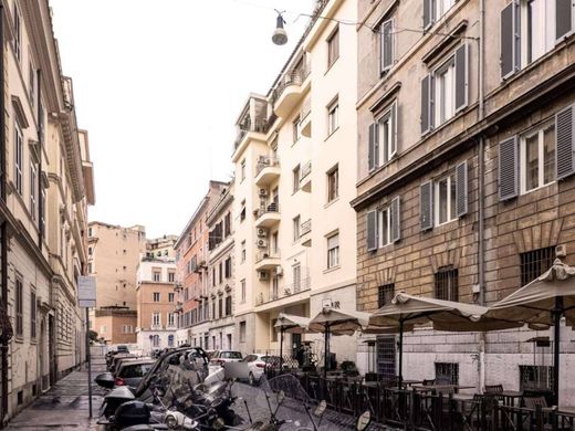 Apartment / Etagenwohnung in Rom, Latium