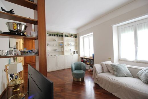 Apartment / Etagenwohnung in Rom, Latium