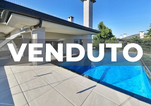 ‏דירה ב  Parabiago, Città metropolitana di Milano