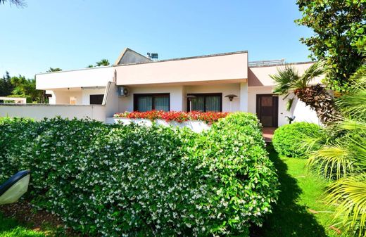 Villa in Lecce, Provincia di Lecce