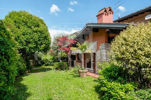 Villa - Bréscia, Provincia di Brescia