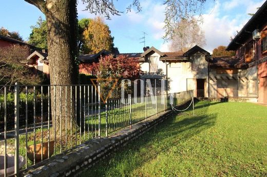 Villa in Varese, Provincia di Varese