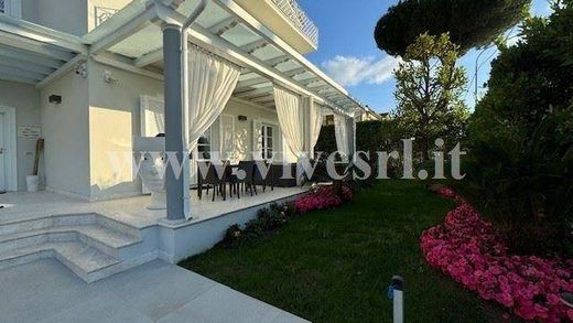 Villa in Pietrasanta, Provincia di Lucca