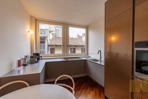Apartment / Etagenwohnung in Udine, Friaul-Venetien