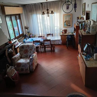 Penthouse Forte dei Marmi, Lucca ilçesinde