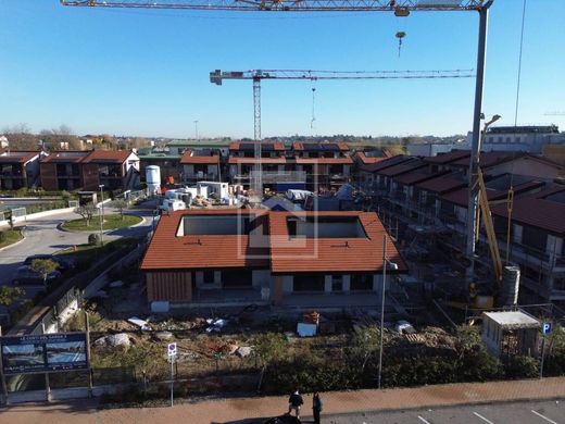 Villa in Castelnuovo del Garda, Provincia di Verona