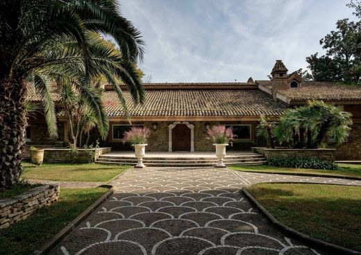 Villa in Rome, Latium