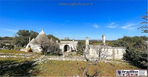 Köy evi Ostuni, Brindisi ilçesinde