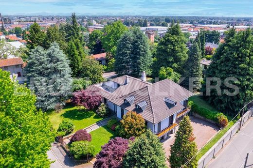 Villa - Cardano al Campo, Provincia di Varese