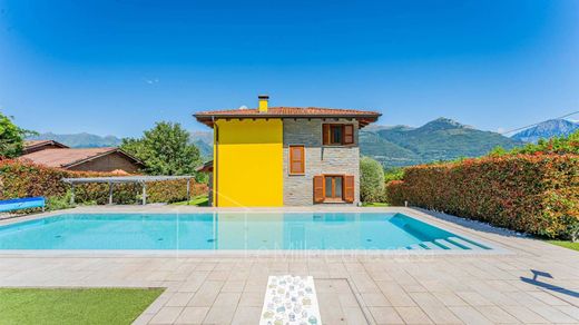 Villa in Colico, Provincia di Lecco