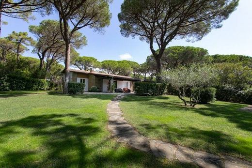 Villa Castiglione della Pescaia, Grosseto ilçesinde