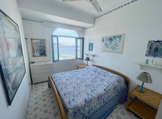 Apartment / Etagenwohnung in Ponza, Provincia di Latina