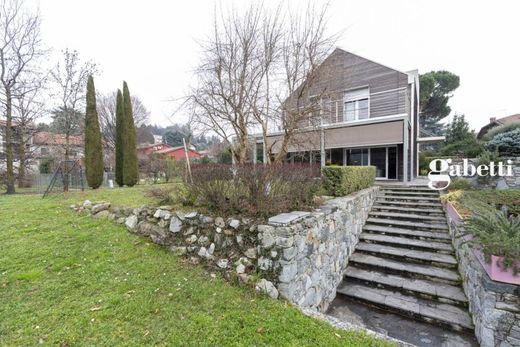 Villa a Merate, Lecco