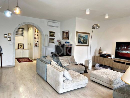 빌라 / Monte San Pietro, Bologna