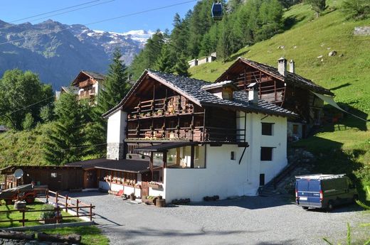 Daire Gressoney-La-Trinitè, Aosta ilçesinde