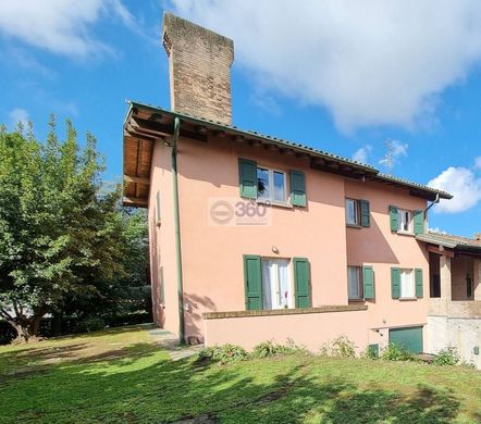 Villa in Passirano, Provincia di Brescia