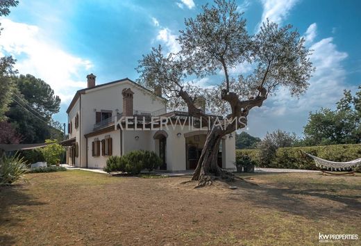Villa in Pesaro, Pesaro and Urbino