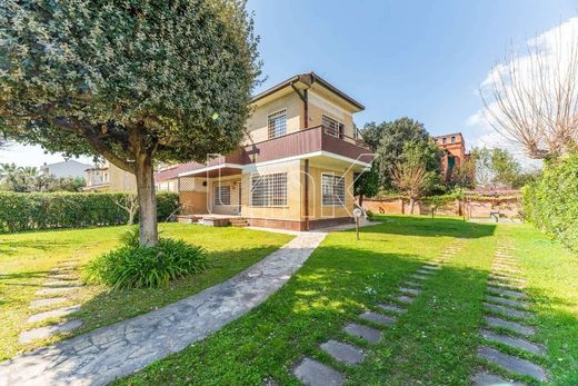 Villa in Fiumicino, Rome