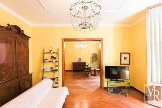 Apartment / Etagenwohnung in Bologna, Emilia-Romagna