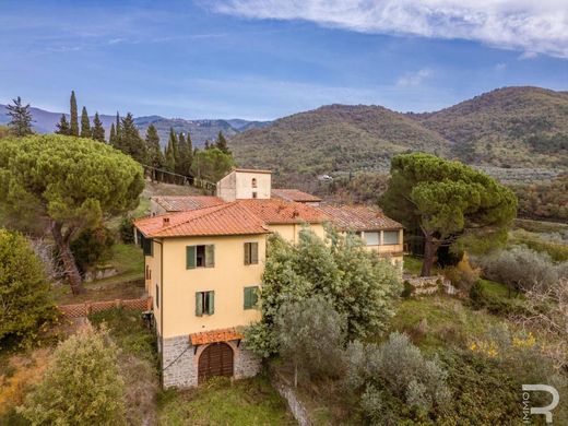 Country House in Loro Ciuffenna, Province of Arezzo
