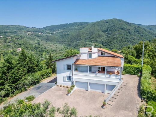 Villa in Fosdinovo, Provincia di Massa-Carrara