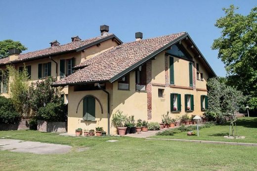 Villa - Pieve Emanuele, Milão