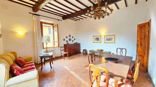 Apartment / Etagenwohnung in San Gimignano, Provincia di Siena