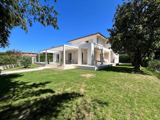Villa in Forte dei Marmi, Provincia di Lucca