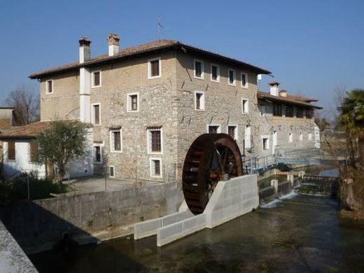 منزل ريفي ﻓﻲ Cervignano del Friuli, Udine