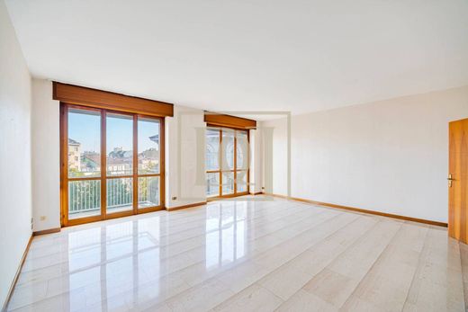 Appartamento a Milano, Lombardia