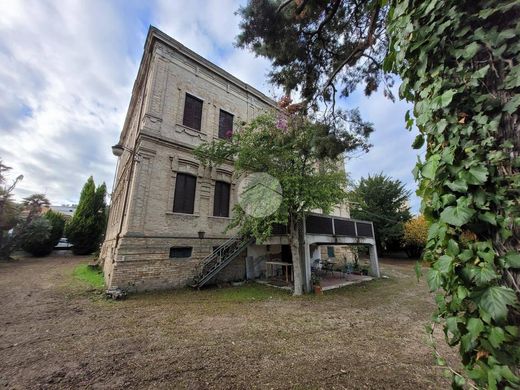 Villa en Roseto degli Abruzzi, Provincia di Teramo